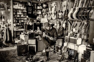 Photo des Gitarristen Kalle Kalima von Frank Schindelbeck Fotografie