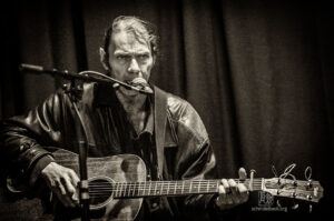 Malcom Holcombe - Photo by Frank Schindelbeck