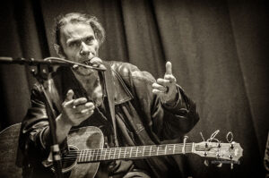 Malcom Holcombe - Photo by Frank Schindelbeck