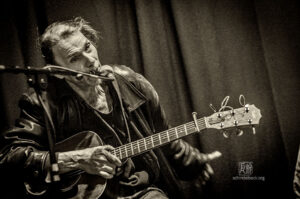 Malcom Holcombe - Photo by Frank Schindelbeck