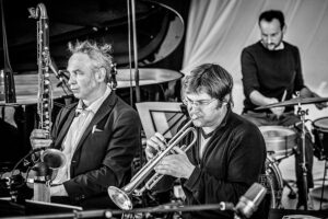 Rudi Mahall, Valentin Garvie, Etienne Nillesen - Sebastian Gramss - States of Play - Photo: Schindelbeck