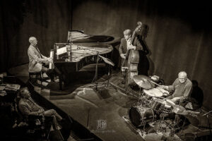 Frankfurt Jazz Trio (Cremer, Polziehn, Frankfurt Jazz Trio (Cremer, Polziehn, Gjakonovski) - Foto by Frank Schindelbeck Jazzfotografie) by Frank Schindelbeck Jazzfotografie