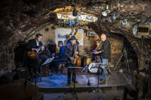 Cave 54 Session - Photo: Schindelbeck