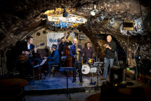 Cave 54 Session - Photo: Schindelbeck