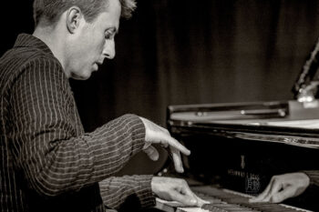 Alexander Hawkins Trio bei art.ist in Wiesbaden - Photo: Frank Schindelbeck Jazzfotografie