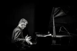 New Conference Call - Gebhard Ullmann, Joe Fonda, Uwe Oberg, Dieter Ulrich - Konzert bei art.ist Wiesbaden 251119 - Foto: Frank Schindelbeck Jazzfotografie